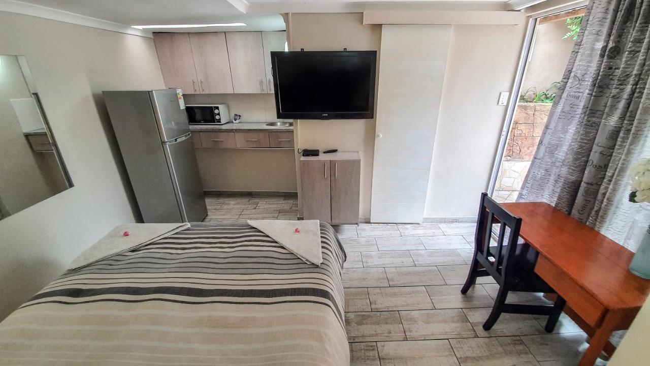 Home Away From Home Пайнтаун Екстериор снимка